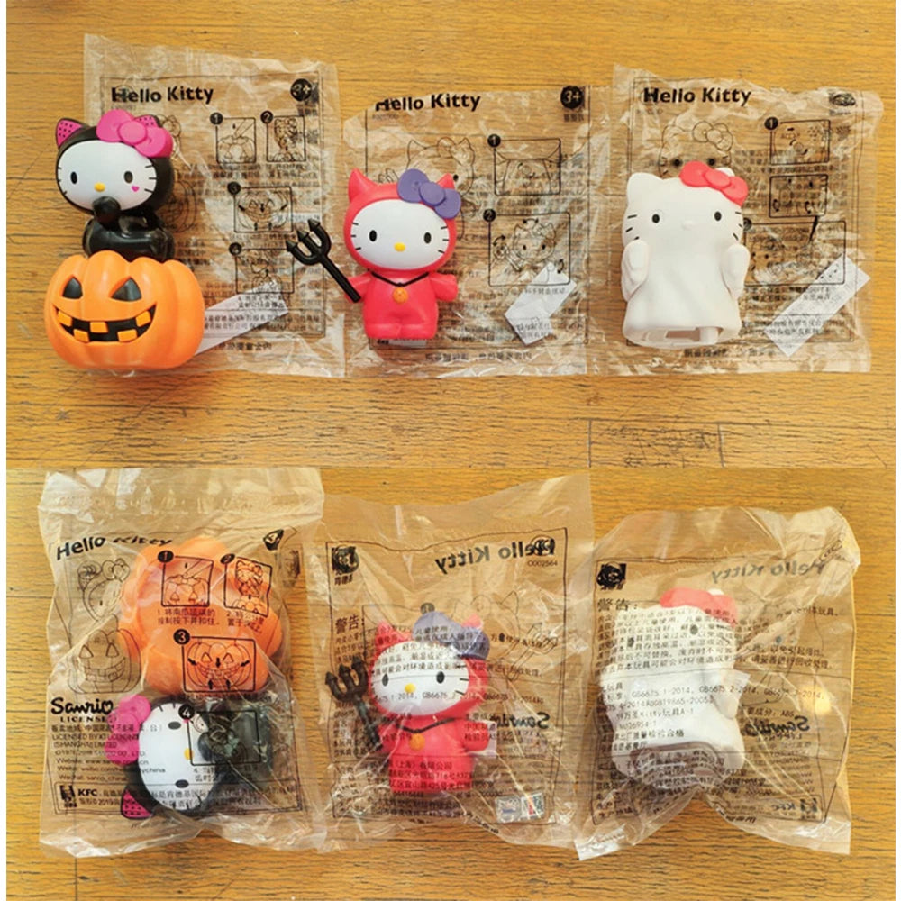 Hello Kitty Halloween Decor