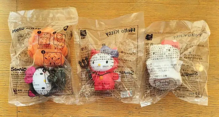 Hello Kitty Halloween Decor